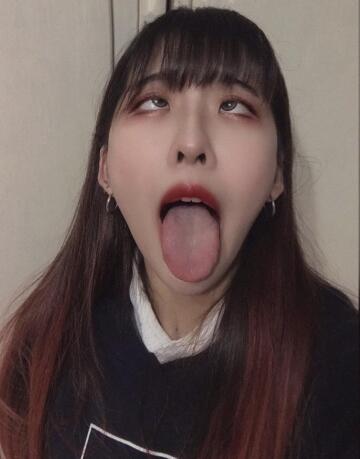 fat wide asian tongue