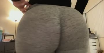 do grey sweatpants look good on me too?