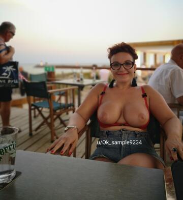who's buying me a drink 🍸can't wait to be back here in 3 weeks 🍆🍆🎉🎉 39f uk cougar