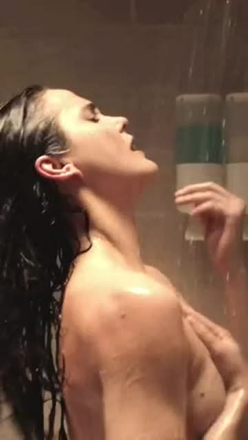 keri russell in the shower