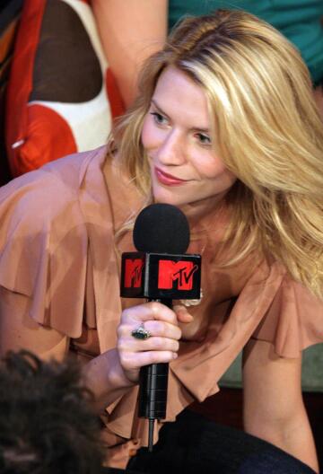 claire danes down blouse