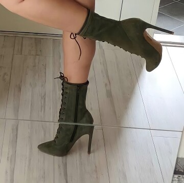 favorite high heel boots, too bad they don't show off my toes
