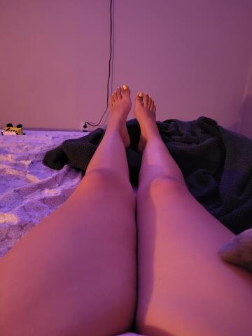 long legs, pretty feet :)