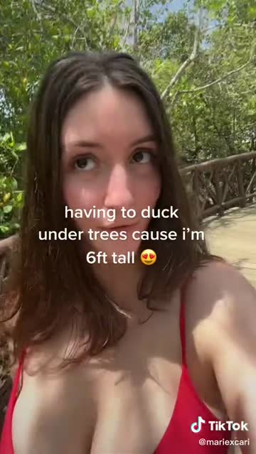 mariexcari walking
