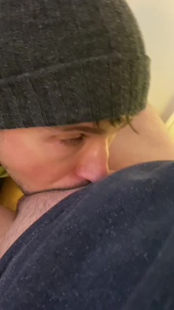 a fellow redditor was kind enough to let me worship his cock