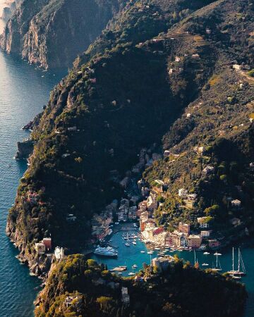 portofino, a fishing village and holiday resort nestled in a small cove on the italian riviera coast, liguria, northwestern italy.