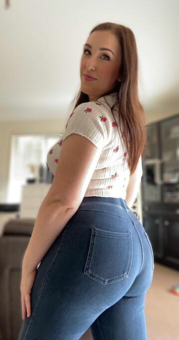 [f] saturday’s mum joke: what’s the difference between a hippo and a zippo?