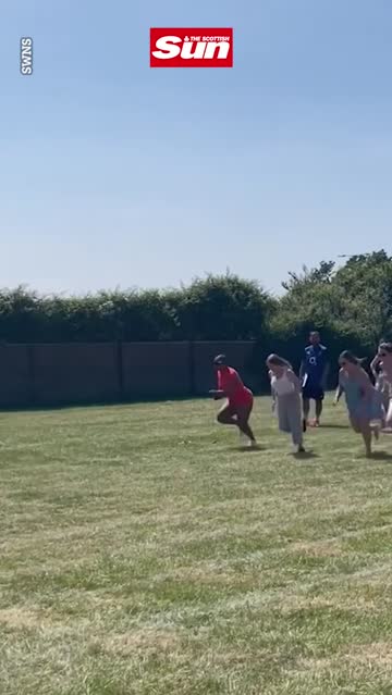 mum falls on face and shows her ass to the crowd at sports day