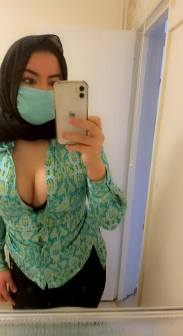 had to expose my hijabi milkers for you