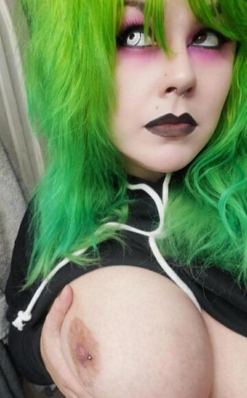 a titty for titty tuesday 💚