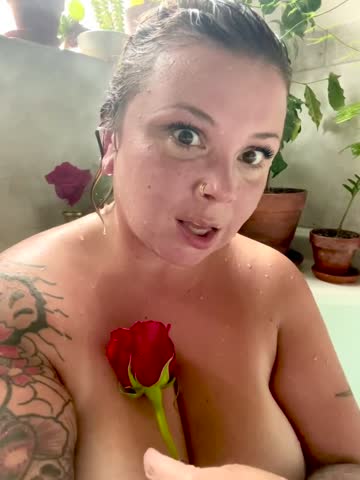 tried to make you a sexy video. here’s what i got!!! 😂😘🥰