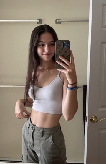loose pants, tight crop top