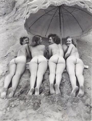 beach babes, 1940s