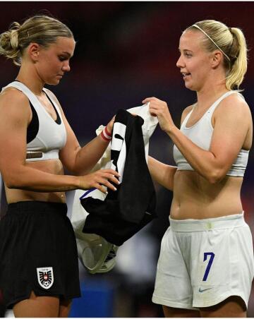 beth mead & laura wienroither trade shirts