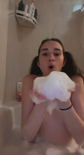 daddy, i’m young and innocent… i promise🥺