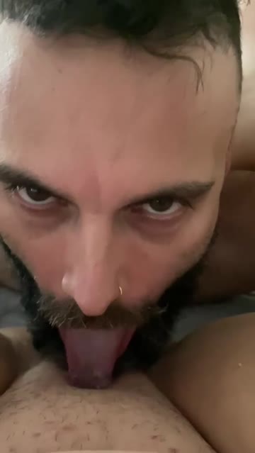 just got home from the gym and wife had that look in her eye so i had that fat pussy soaked in my beard.