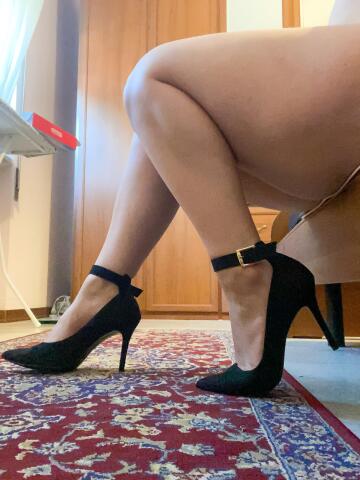 i bet you like a good pair of legs in high heels, don’t you?