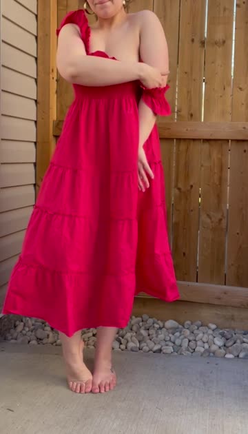 self-appointed sundress queen (f)