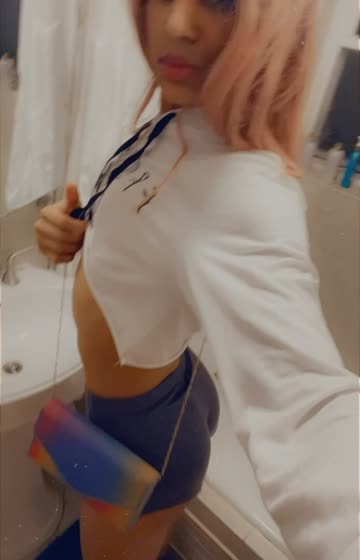 was looking a little cuteee💅🏽💅🏽🤗💁🏽‍♀️