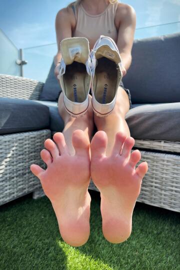 it’s hot outside… but luckily so are my sexy & stinky feet x