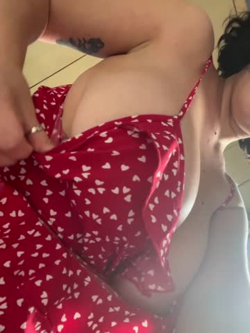 you think this sundress can hold them?