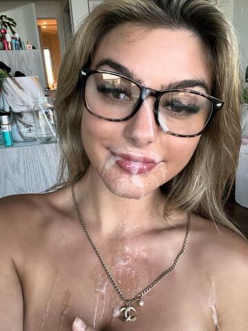 this girl never fails to look hot with cum on her face 🤤