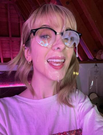 jade vow is just so hot and cute !