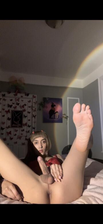 slobber on my girl cock and finger me until i bust🫣