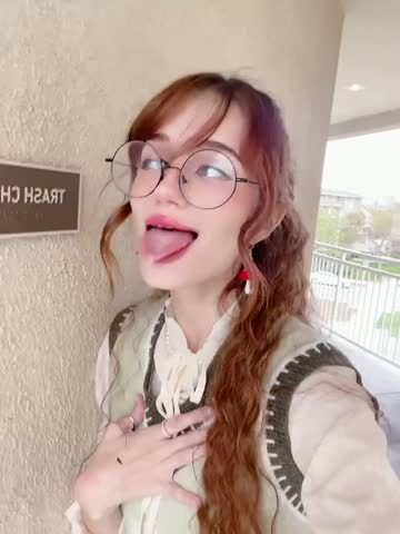 i can’t believe the janitor caught me doing this after class >.<