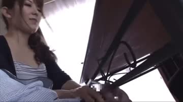 [t28-361] yui hatano drinks cum from a glass