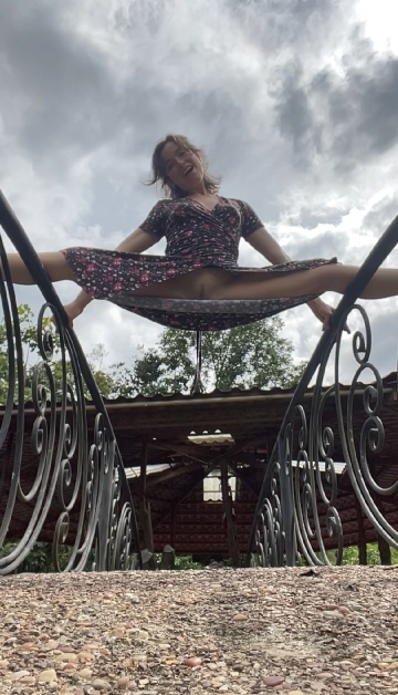 no underwear selena, the keeper of the bridge