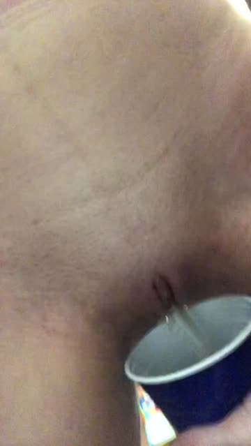 i love how many people watch me pee 💕