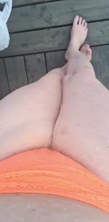 (f) so desperate to pee in my jacuzzi 💦