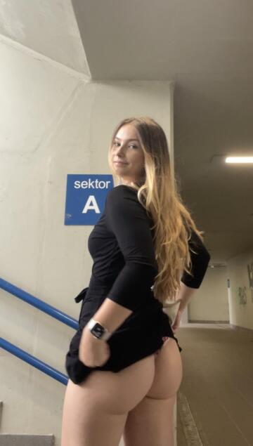 id suck your cock at a train station if you promise to cum in my mouth😛 [f19]