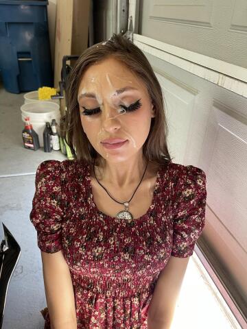 i got a thick facial in the garage 💗