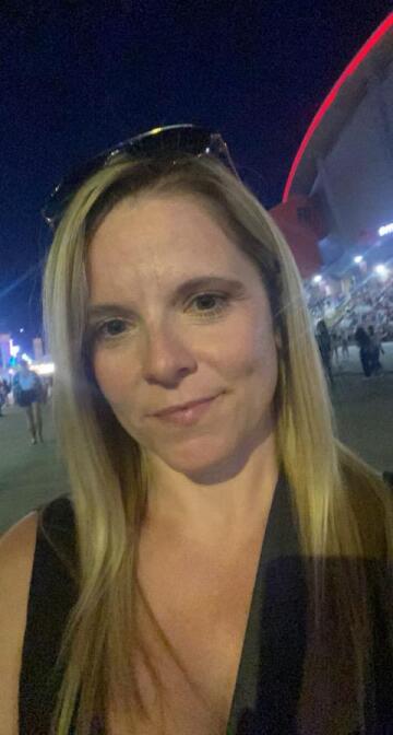 no make up, no filters, just me on a night out [f]