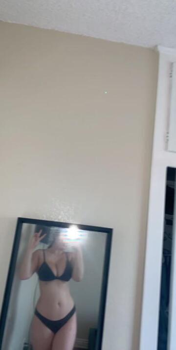 sister (f20) she so fine !