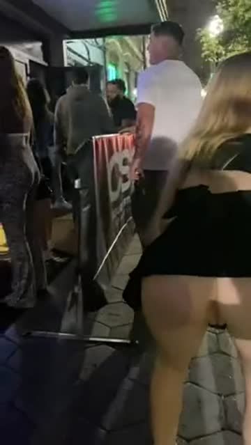flashing her ass in public