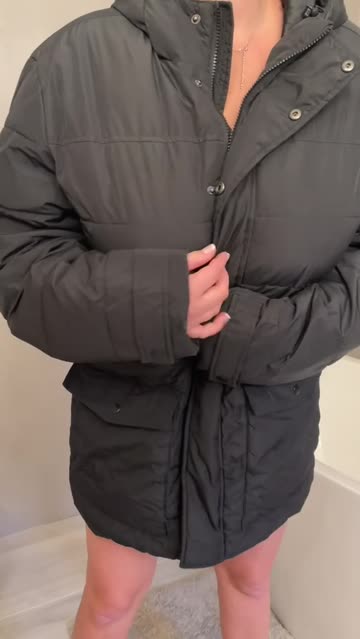 did my jacket do a good job of hiding my big mom titties?