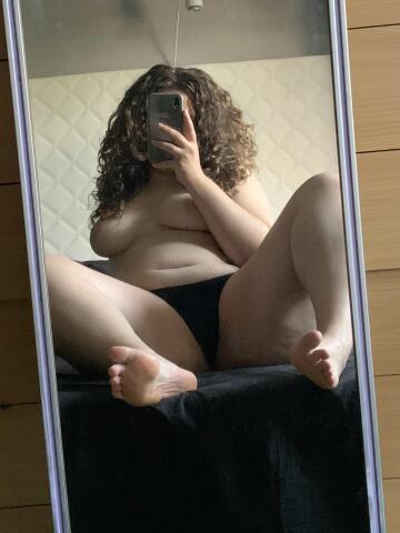 do you like thick girls with curls?