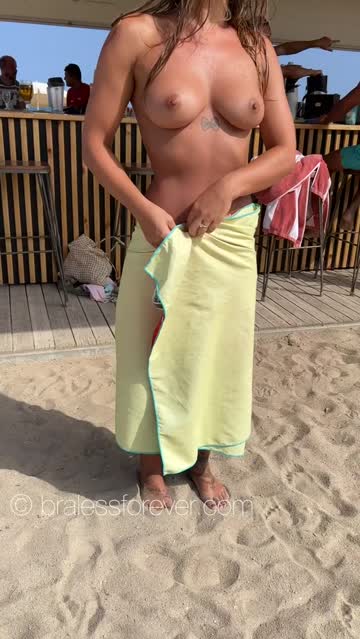 how i pick up guys at the beach bar