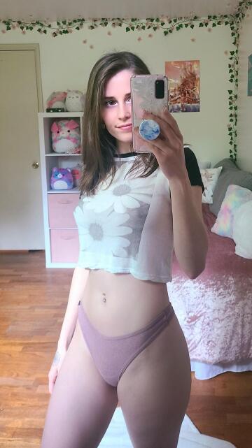 i love showing off my tummy with a crop top😉 [img]