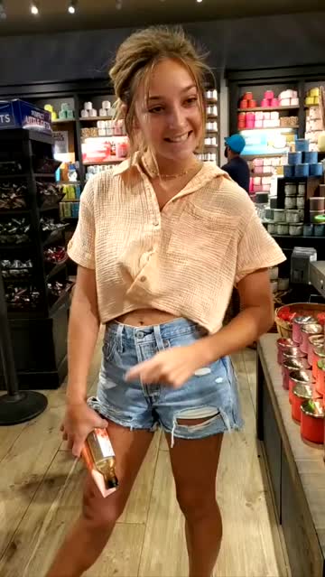 quick little flash in bath and bodyworks...