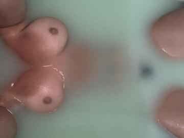 lush bath bombs never disappoint 🛁🤤