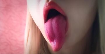 berry tongue 🍓