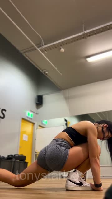 let’s gym together and help each other stretch after?