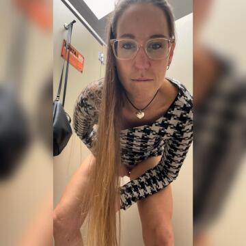 so horny, i had to make myself cum at the public toilets.. 🫦