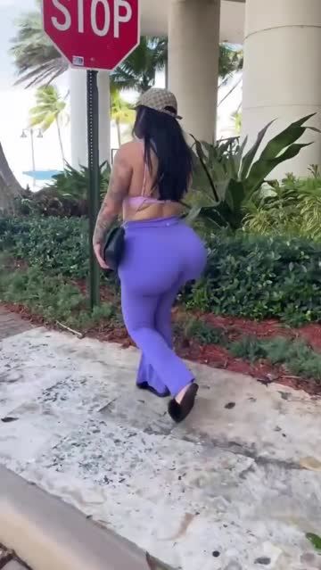 looks like she’s the new girl on the block, hopefully she’s here to stay