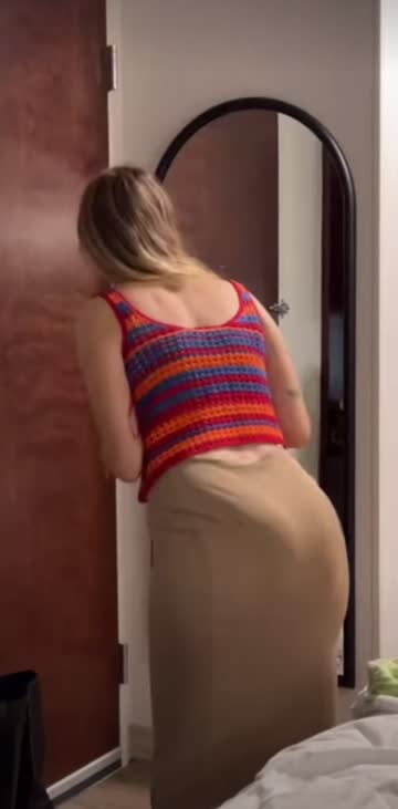 sister shaking her fat ass