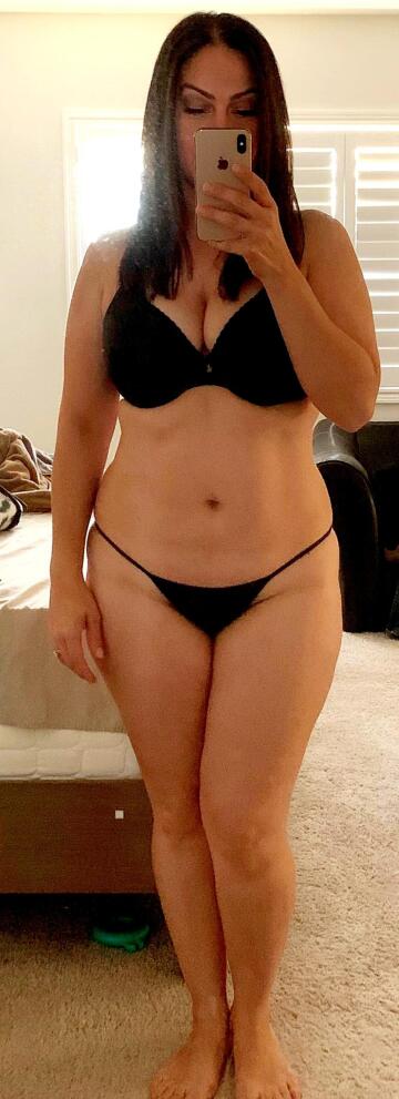 almost 40 show love. milf/wife [m]